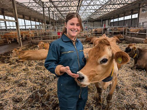 Ontmoet Linde (25 jaar) , onze nieuwe bedrijfsleider Veehouderij